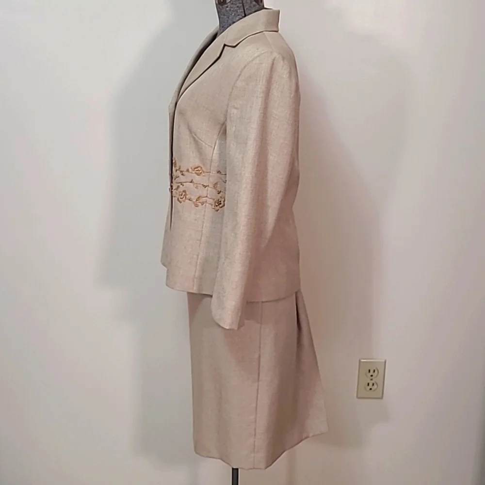 Kasper 2 piece Blazer Jacket Skirt Suit Set Tan Wood Beading Embroidery 8P - Picture 6 of 13